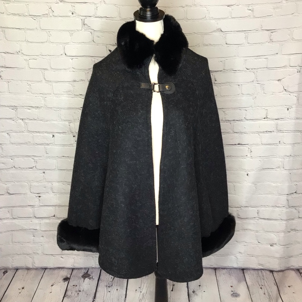 Charcoal Gray Cape with Black Faux Fur Trim OS